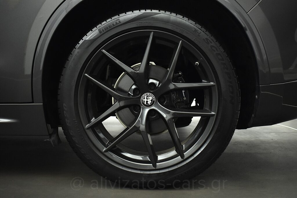Alfa Romeo Stelvio - Veloce Q4 Turbo 210hp AT8