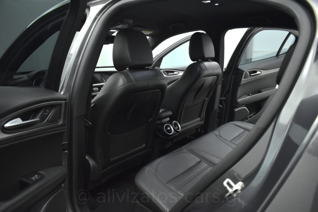 Alfa Romeo Stelvio - Veloce Q4 Turbo 210hp AT8