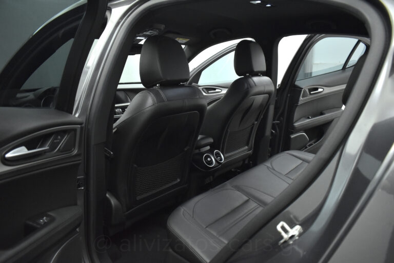 Alfa Romeo Stelvio - Veloce Q4 Turbo 210hp AT8