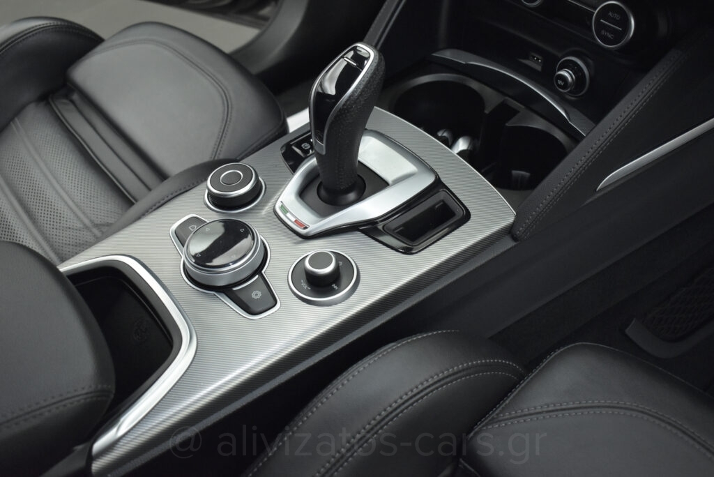 Alfa Romeo Stelvio - Veloce Q4 Turbo 210hp AT8