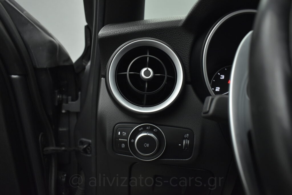 Alfa Romeo Stelvio - Veloce Q4 Turbo 210hp AT8