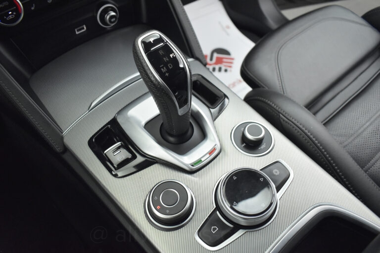 Alfa Romeo Stelvio - Veloce Q4 Turbo 210hp AT8
