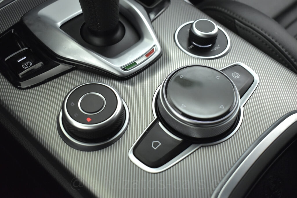 Alfa Romeo Stelvio - Veloce Q4 Turbo 210hp AT8