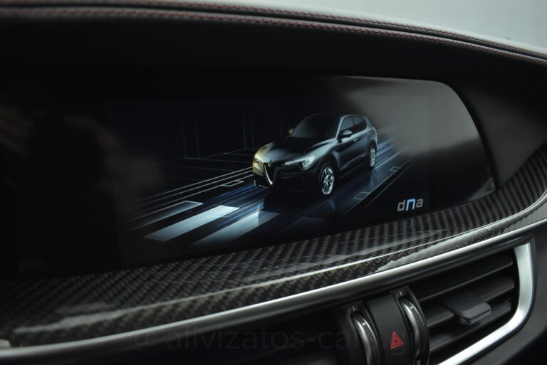 Alfa Romeo Stelvio - Veloce Q4 Turbo 210hp AT8