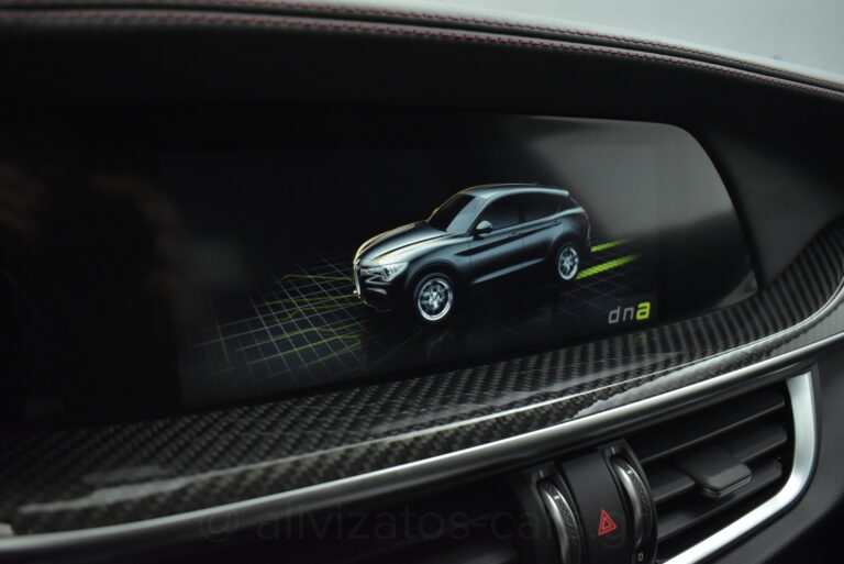 Alfa Romeo Stelvio - Veloce Q4 Turbo 210hp AT8