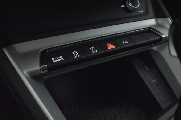 Audi Q3 - SPORTBACK 35 TFSI S LINE HYBRID S TRONIC