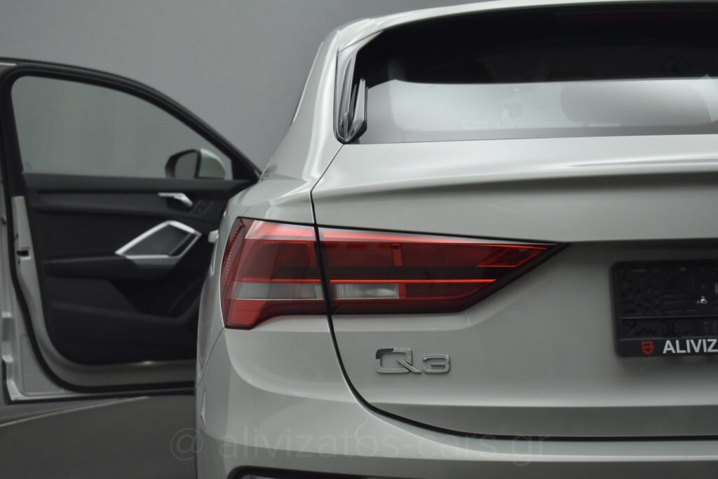 Audi Q3 - SPORTBACK 35 TFSI S LINE HYBRID S TRONIC