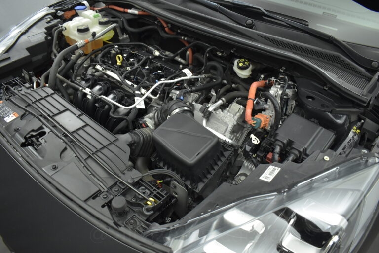Ford Kuga - 2.5 HEV ST-Line X 4WD 190 hp