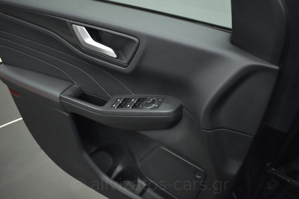 Ford Kuga - 2.5 HEV ST-Line X 4WD 190 hp