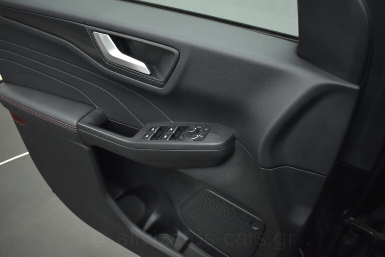 Ford Kuga - 2.5 HEV ST-Line X 4WD 190 hp