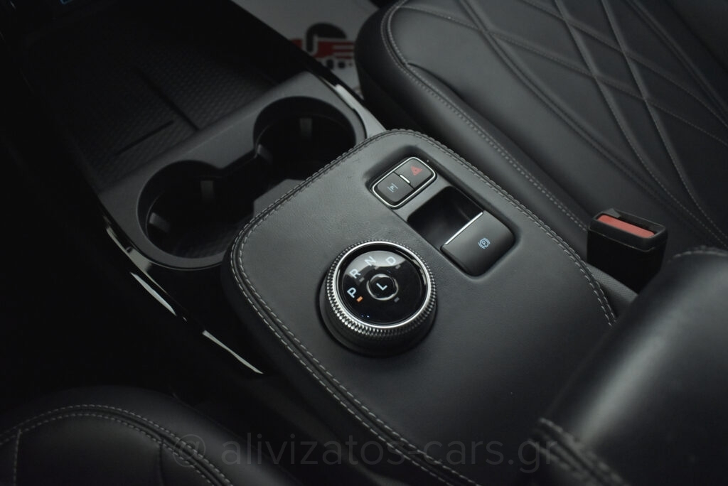 Ford Mustang Mach-E - BASE 294 hp