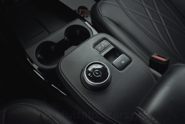 Ford Mustang Mach-E - BASE 294 hp