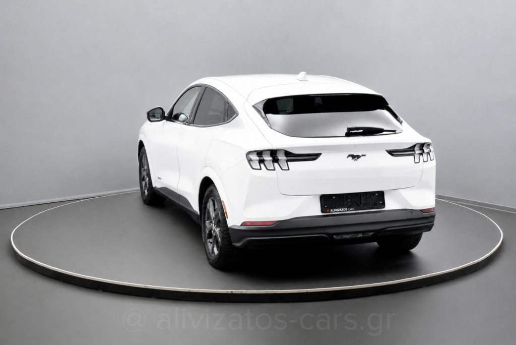 Ford Mustang Mach-E - BASE 294 hp