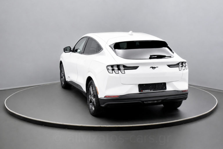 Ford Mustang Mach-E - BASE 294 hp