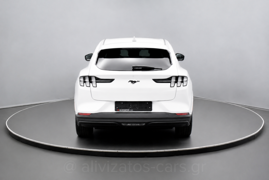 Ford Mustang Mach-E - BASE 294 hp