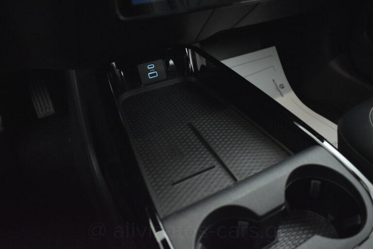 Ford Mustang Mach-E - BASE 294 hp