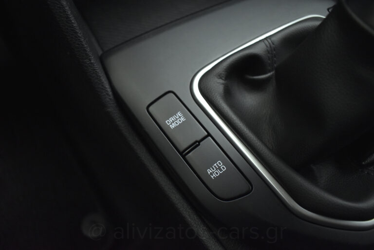 Kia Sportage - 1.6 T-GDi HYBRID 48v DYNAMIC LX 6MT