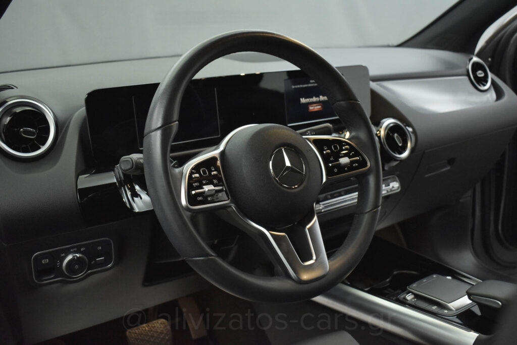 Mercedes-Benz GLA 250 - 1.3 e Plug-in 8G-DCT Progressive Camera