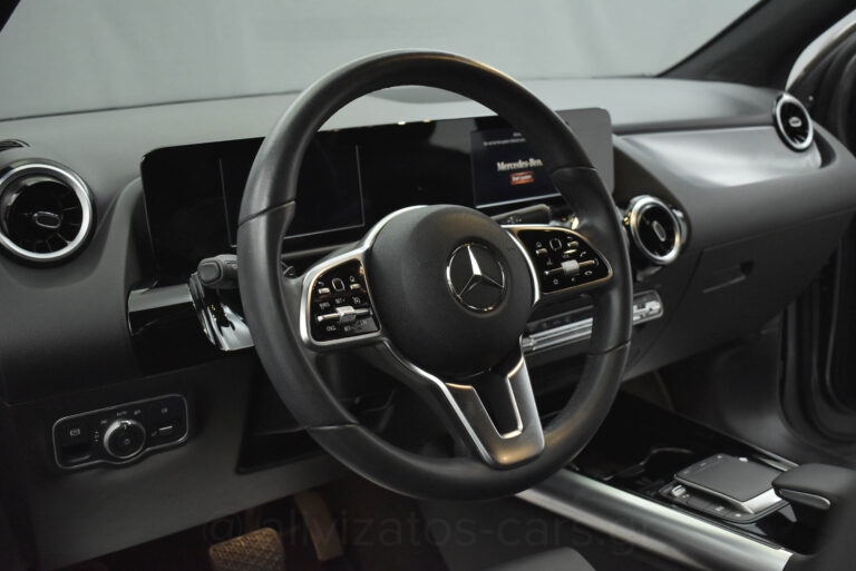Mercedes-Benz GLA 250 - 1.3 e Plug-in 8G-DCT Progressive Camera