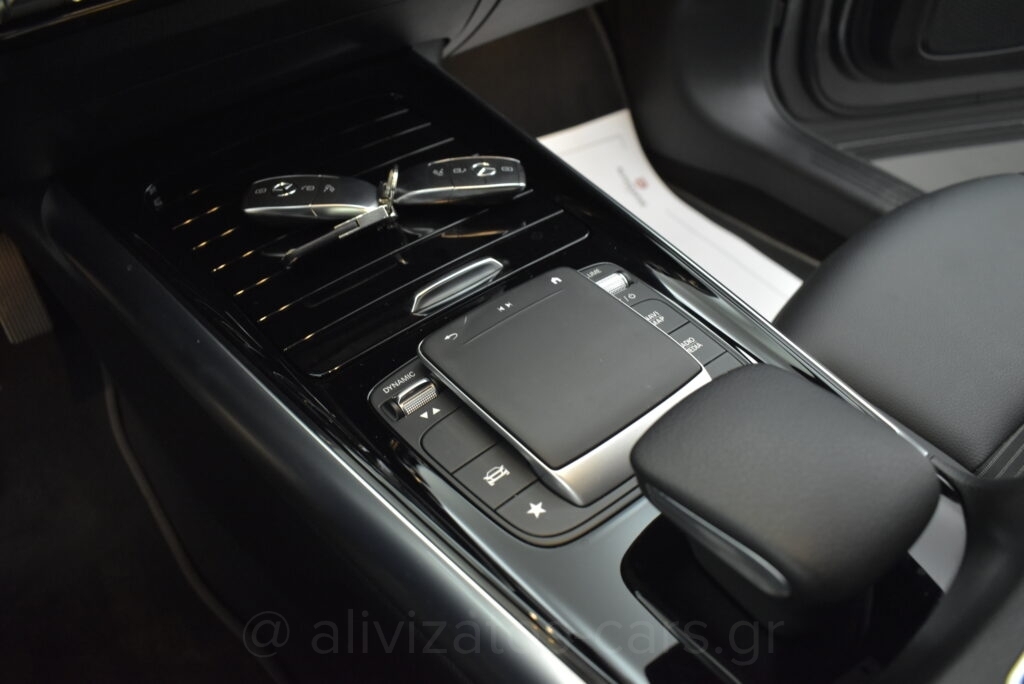Mercedes-Benz GLA 250 - 1.3 e Plug-in 8G-DCT Progressive Camera