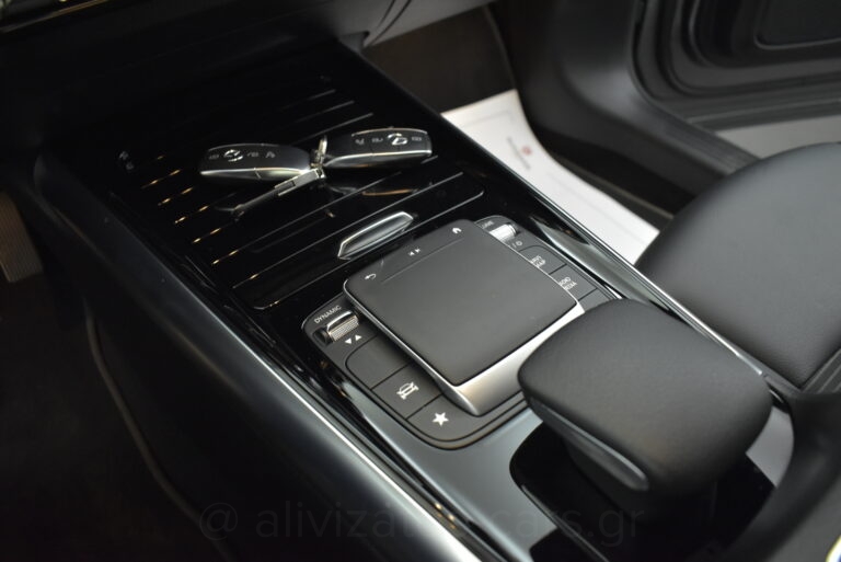 Mercedes-Benz GLA 250 - 1.3 e Plug-in 8G-DCT Progressive Camera