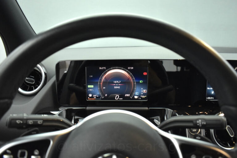 Mercedes-Benz GLA 250 - 1.3 e Plug-in 8G-DCT Progressive Camera