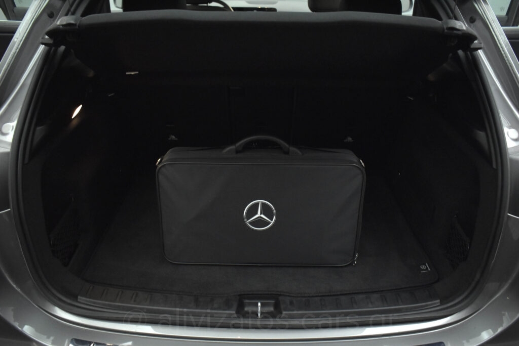 Mercedes-Benz GLA 250 - 1.3 e Plug-in 8G-DCT Progressive Camera