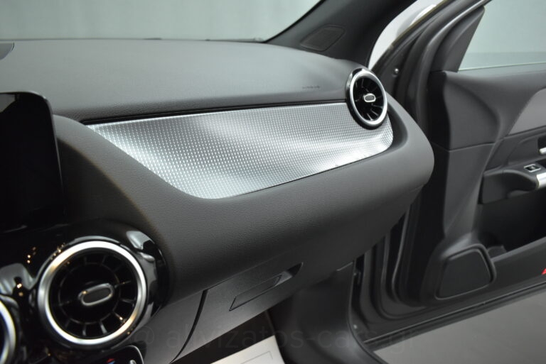 Mercedes-Benz GLA 250 - 1.3 e Plug-in 8G-DCT Progressive Camera