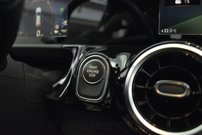Mercedes-Benz GLA 250 - 1.3 e Plug-in 8G-DCT Progressive Camera