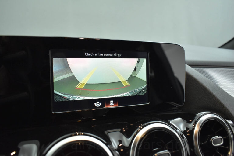 Mercedes-Benz GLA 250 - 1.3 e Plug-in 8G-DCT Progressive Camera