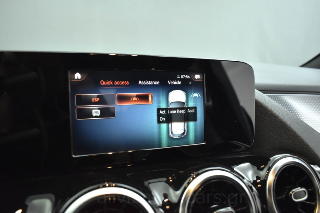 Mercedes-Benz GLA 250 - 1.3 e Plug-in 8G-DCT Progressive Camera