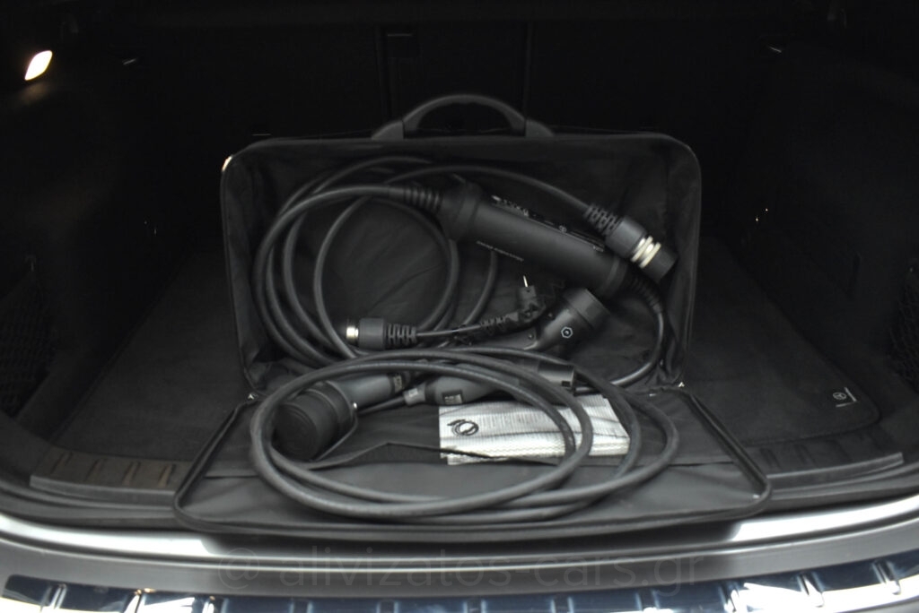 Mercedes-Benz GLA 250 - 1.3 e Plug-in 8G-DCT Progressive Camera