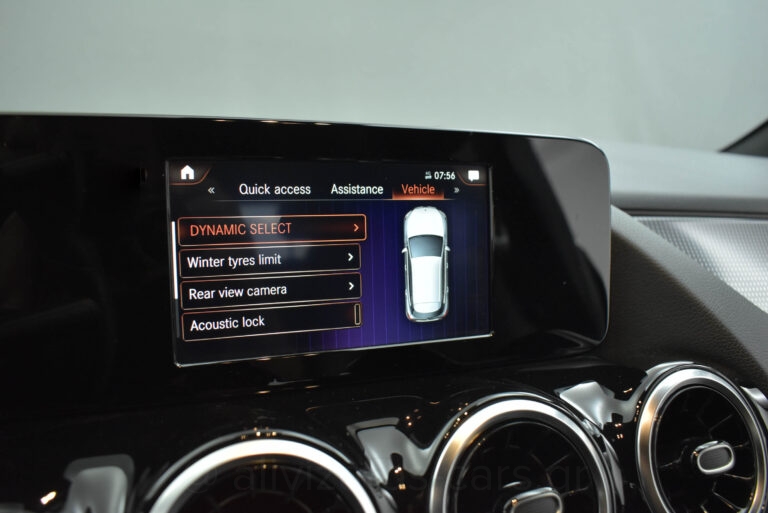 Mercedes-Benz GLA 250 - 1.3 e Plug-in 8G-DCT Progressive Camera