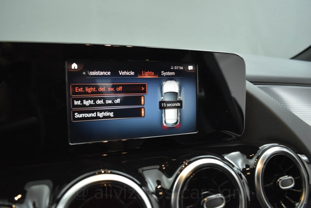 Mercedes-Benz GLA 250 - 1.3 e Plug-in 8G-DCT Progressive Camera