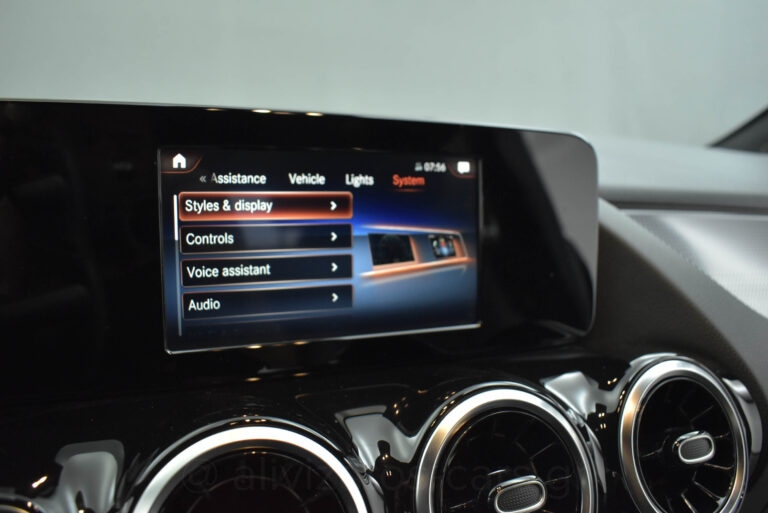 Mercedes-Benz GLA 250 - 1.3 e Plug-in 8G-DCT Progressive Camera