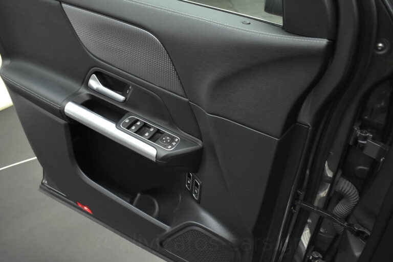 Mercedes-Benz GLA 250 - 1.3 e Plug-in 8G-DCT Progressive Camera