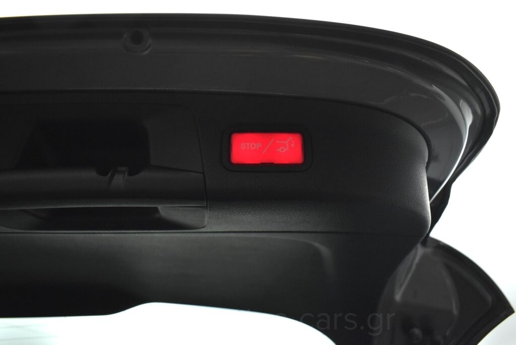 Mercedes-Benz GLA 250 - 1.3 e Plug-in 8G-DCT Progressive Camera