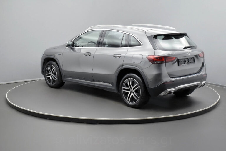 Mercedes-Benz GLA 250 - 1.3 e Plug-in 8G-DCT Progressive Camera