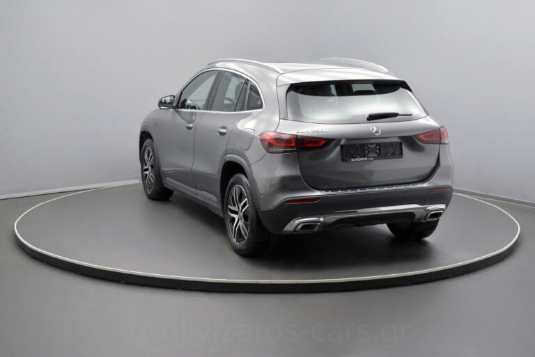 Mercedes-Benz GLA 250 - 1.3 e Plug-in 8G-DCT Progressive Camera