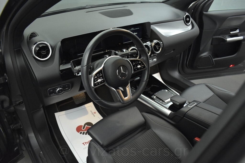Mercedes-Benz GLA 250 - 1.3 e Plug-in 8G-DCT Progressive Camera