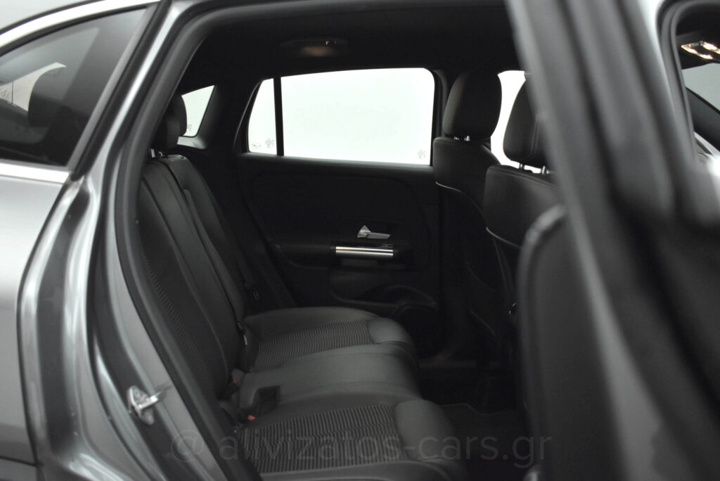 Mercedes-Benz GLA 250 - 1.3 e Plug-in 8G-DCT Progressive Camera