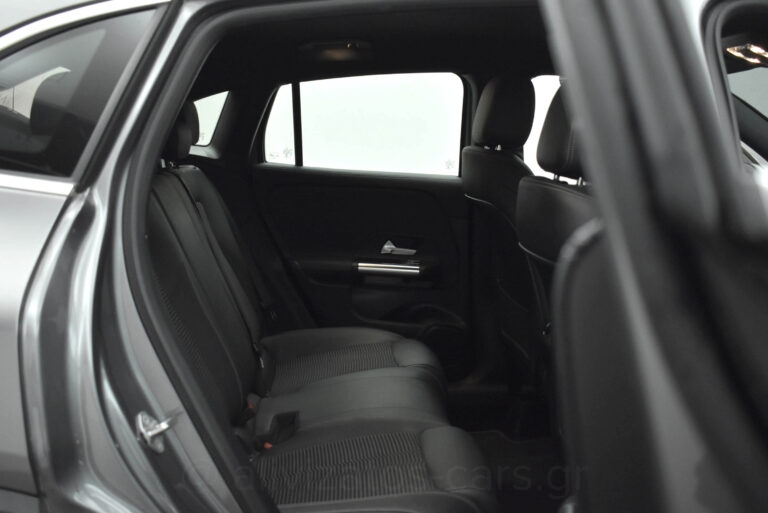 Mercedes-Benz GLA 250 - 1.3 e Plug-in 8G-DCT Progressive Camera