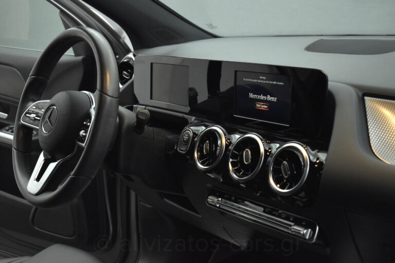 Mercedes-Benz GLA 250 - 1.3 e Plug-in 8G-DCT Progressive Camera