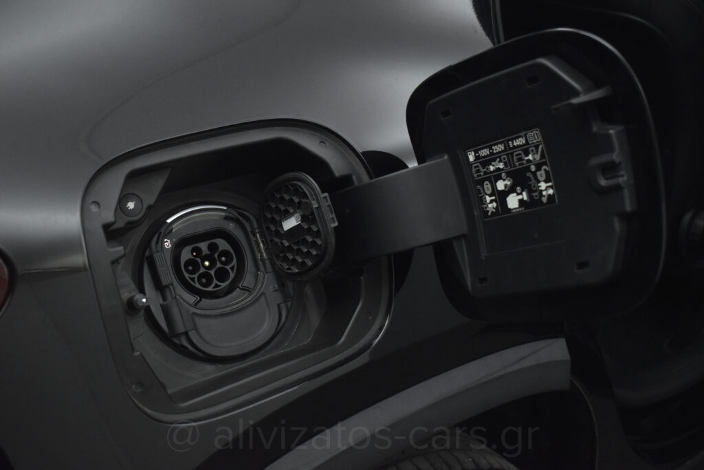 Mercedes-Benz GLA 250 - 1.3 e Plug-in 8G-DCT Progressive Navi Camera