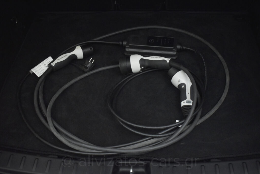 Mercedes-Benz GLA 250 - 1.3 e Plug-in 8G-DCT Progressive Navi Camera