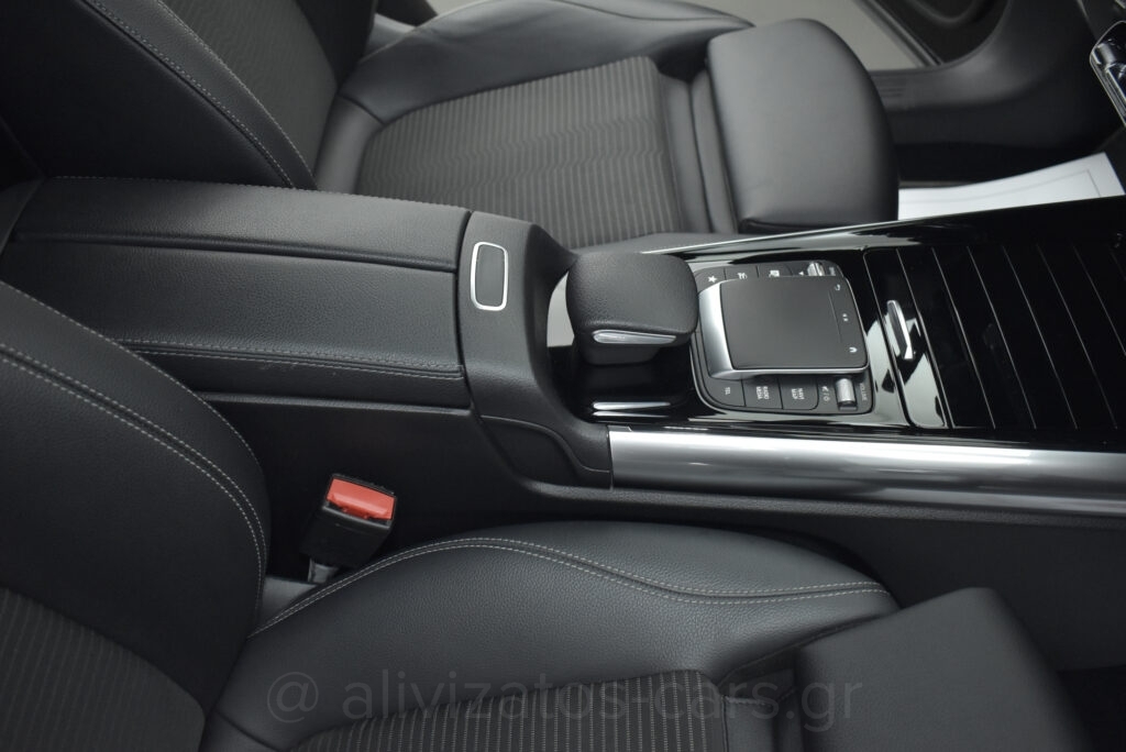 Mercedes-Benz GLA 250 - 1.3 e Plug-in 8G-DCT Progressive Navi Camera