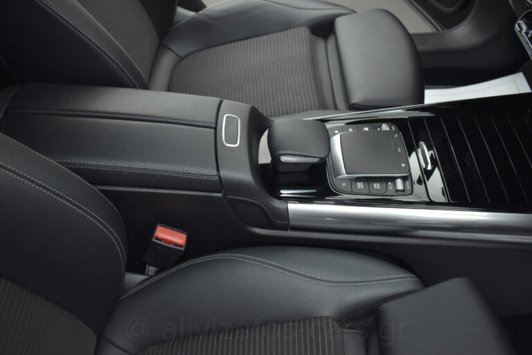 Mercedes-Benz GLA 250 - 1.3 e Plug-in 8G-DCT Progressive Navi Camera