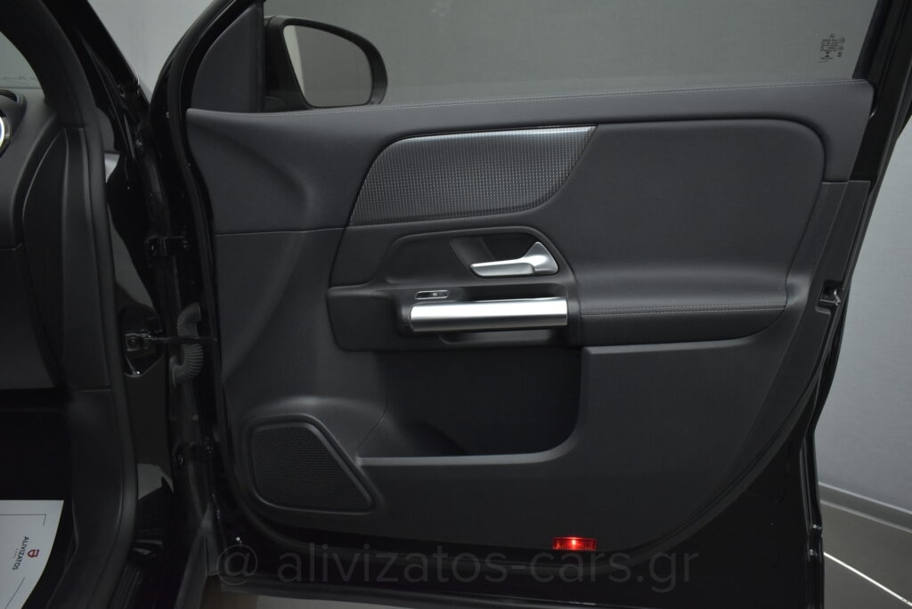 Mercedes-Benz GLA 250 - 1.3 e Plug-in 8G-DCT Progressive Navi Camera