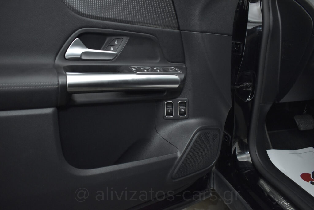 Mercedes-Benz GLA 250 - 1.3 e Plug-in 8G-DCT Progressive Navi Camera