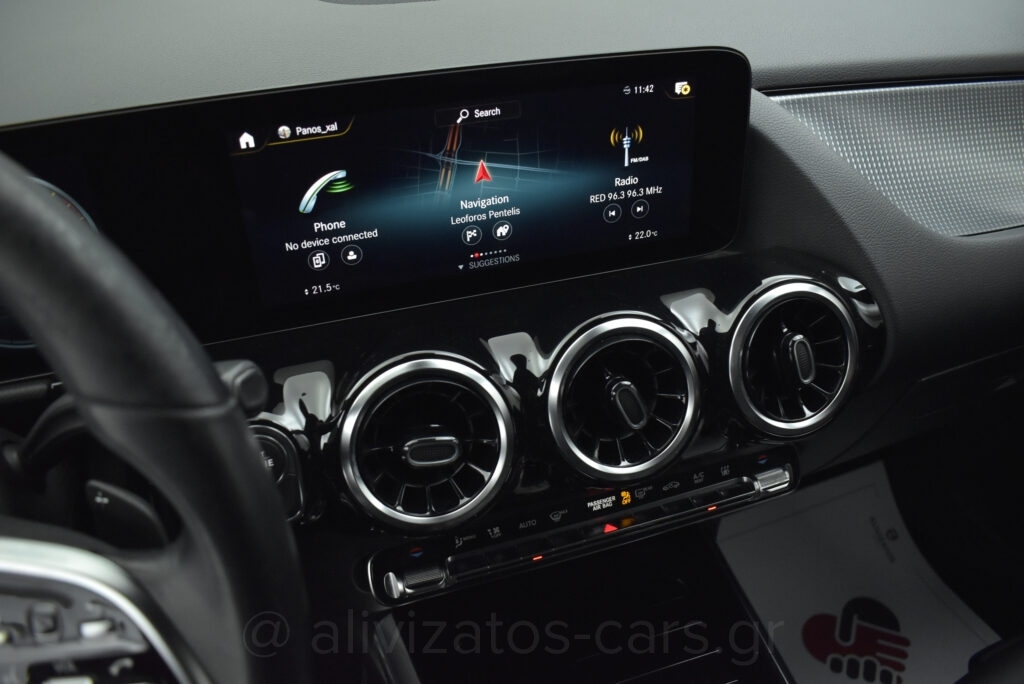 Mercedes-Benz GLA 250 - 1.3 e Plug-in 8G-DCT Progressive Navi Camera